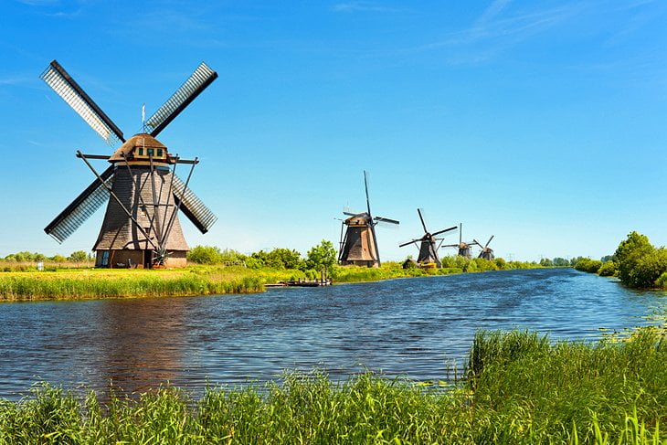طواحين الهواء في كيندرديك The Windmills of Kinderdijk
