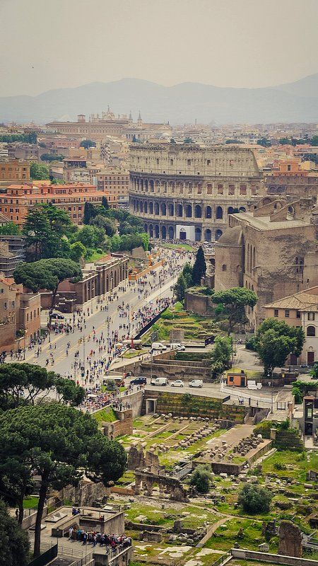 مدينة روما ومبنى الكولوسيوم